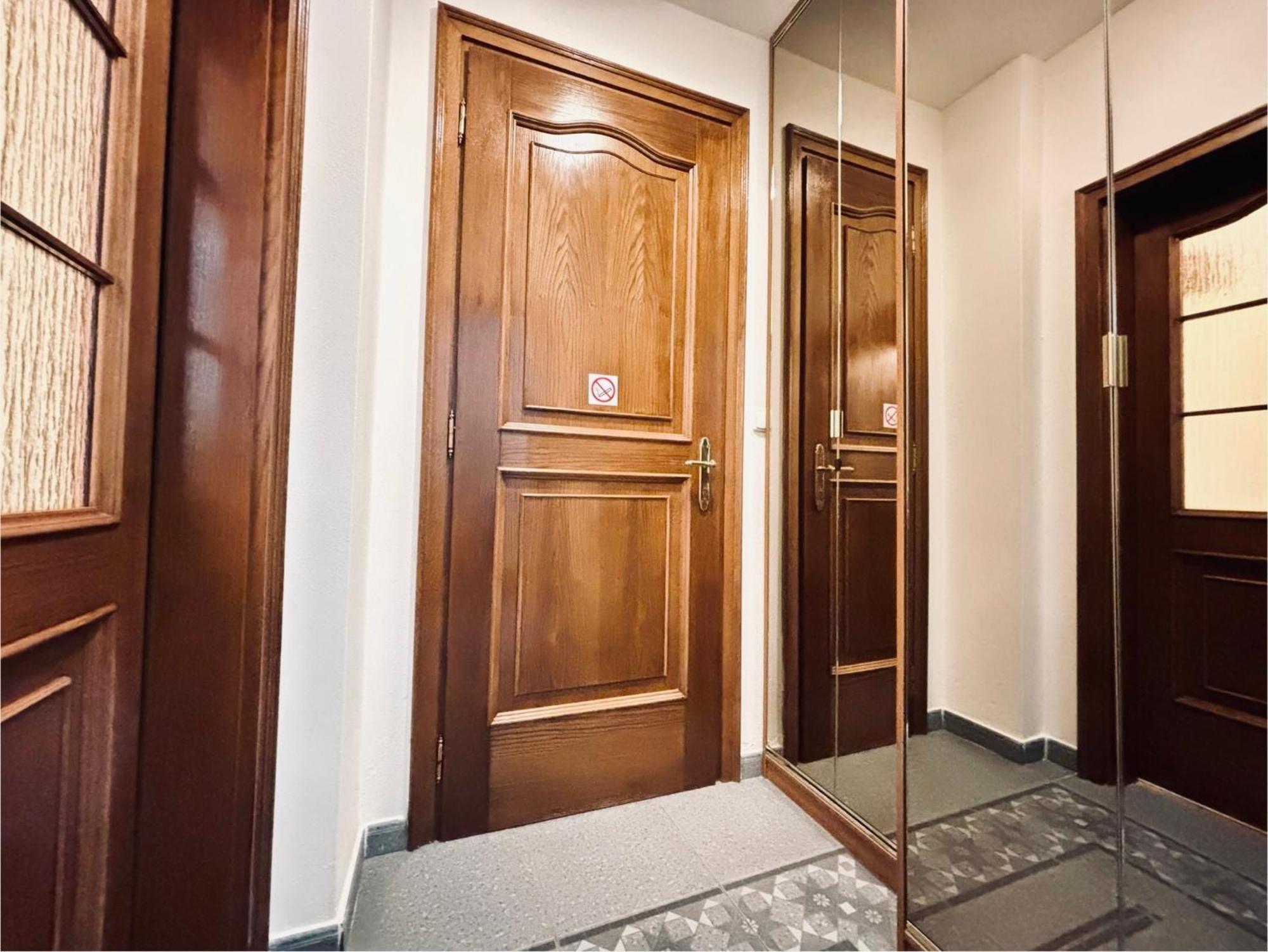 Poet'S Theme Room, Free Parking Κάρλοβι Βάρι Εξωτερικό φωτογραφία